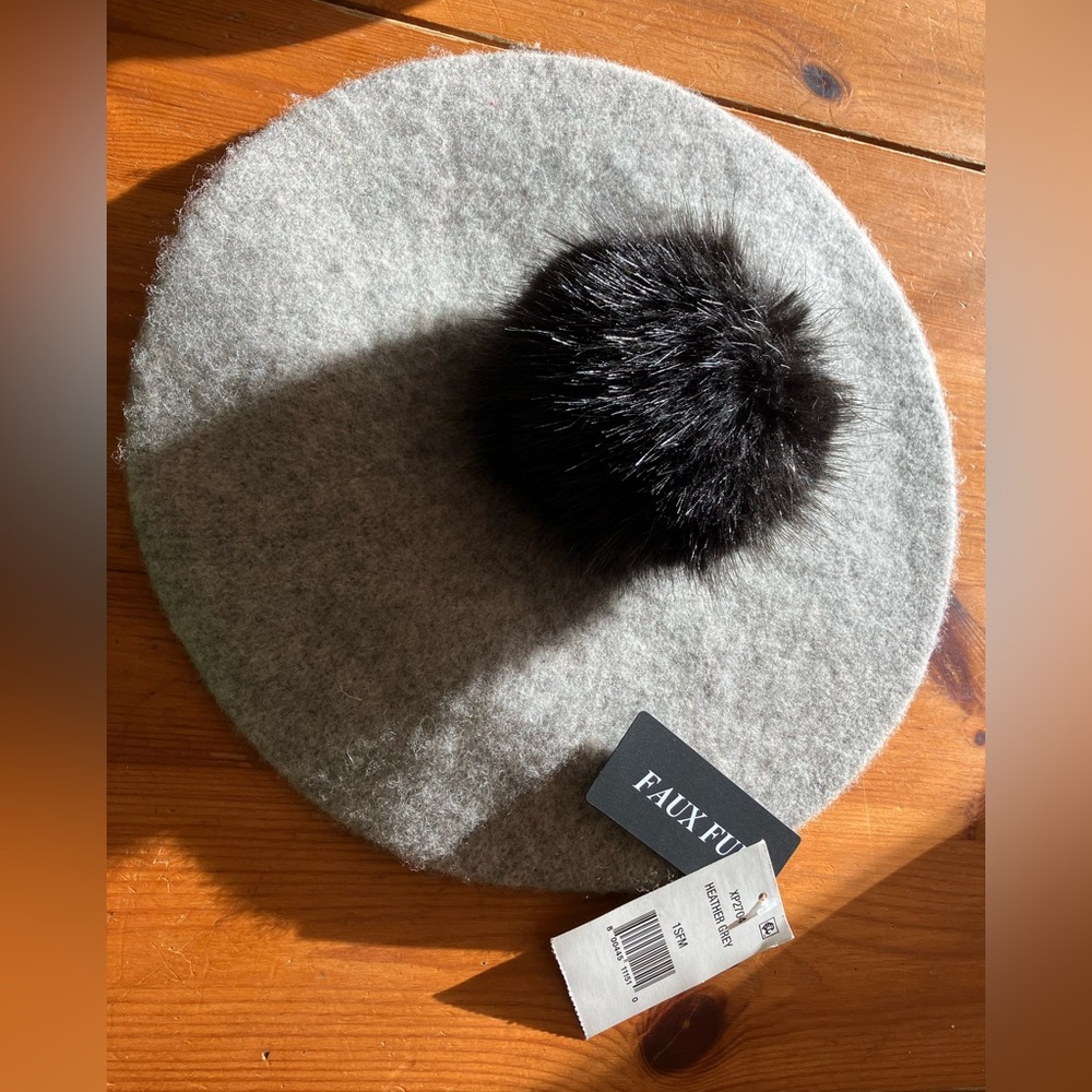 NWT Grey Wool Pom-Pom Beret